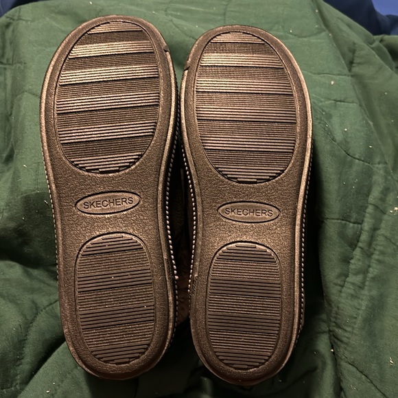 NEW ( no tags) Skechers slipper boots size 8 - Picture 2 of 7